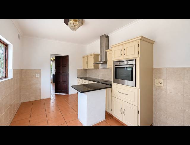 444M² MEDICAL SUITE FOR SALE IN WESTVILLE